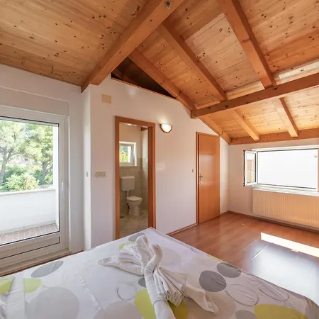 Sea Sponge Apartment Brodarica (Sibenik-Knin)